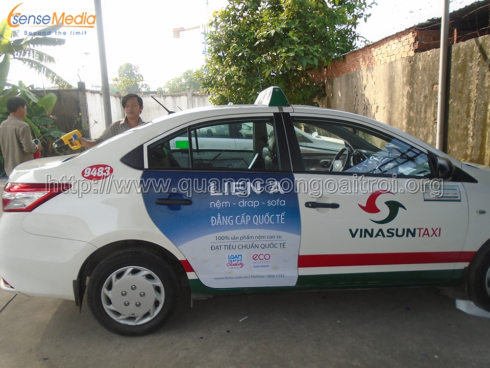 Quảng cáo trên xe taxi VinaSun chuyên nghiệp, hiệu quả